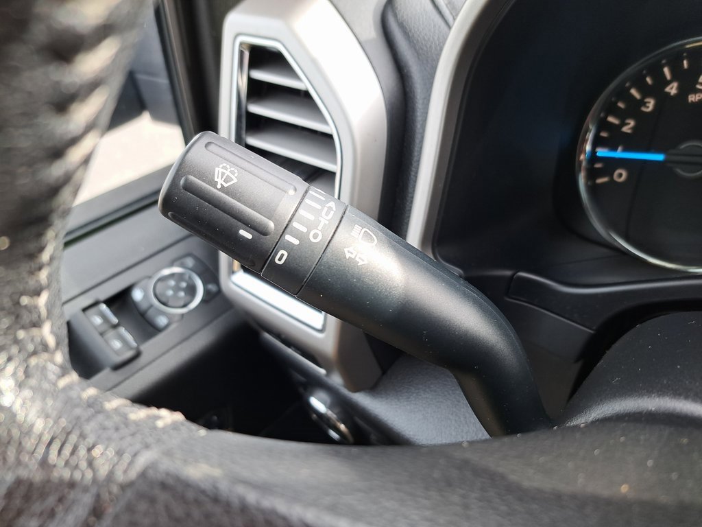 Used 2016 Ford F150 Lariat w/ Equipment Group 502A Luxury image 26