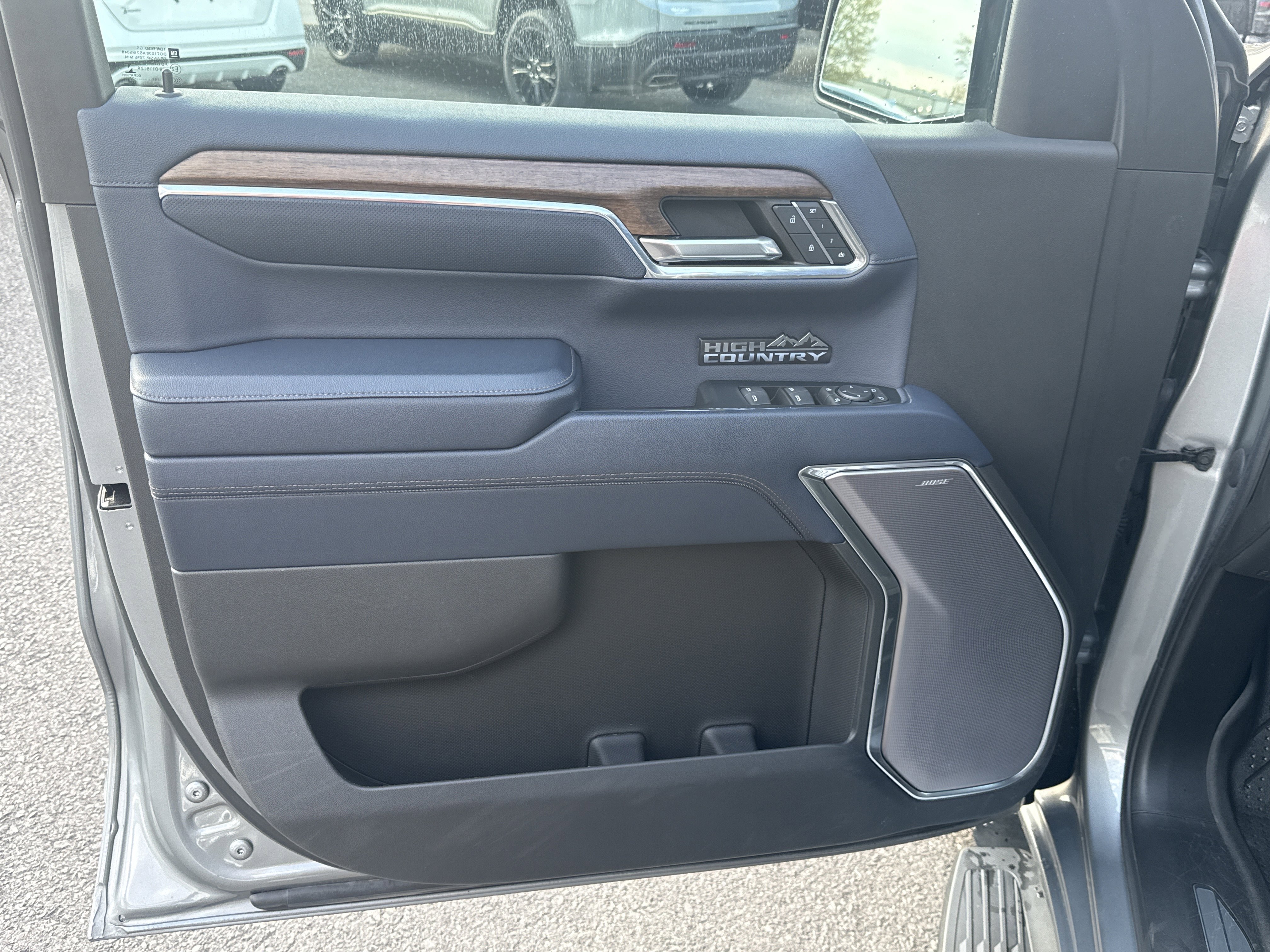 Used 2023 Chevrolet Silverado 1500 High Country w/ High Country Premium Package AWD/4WD image 16