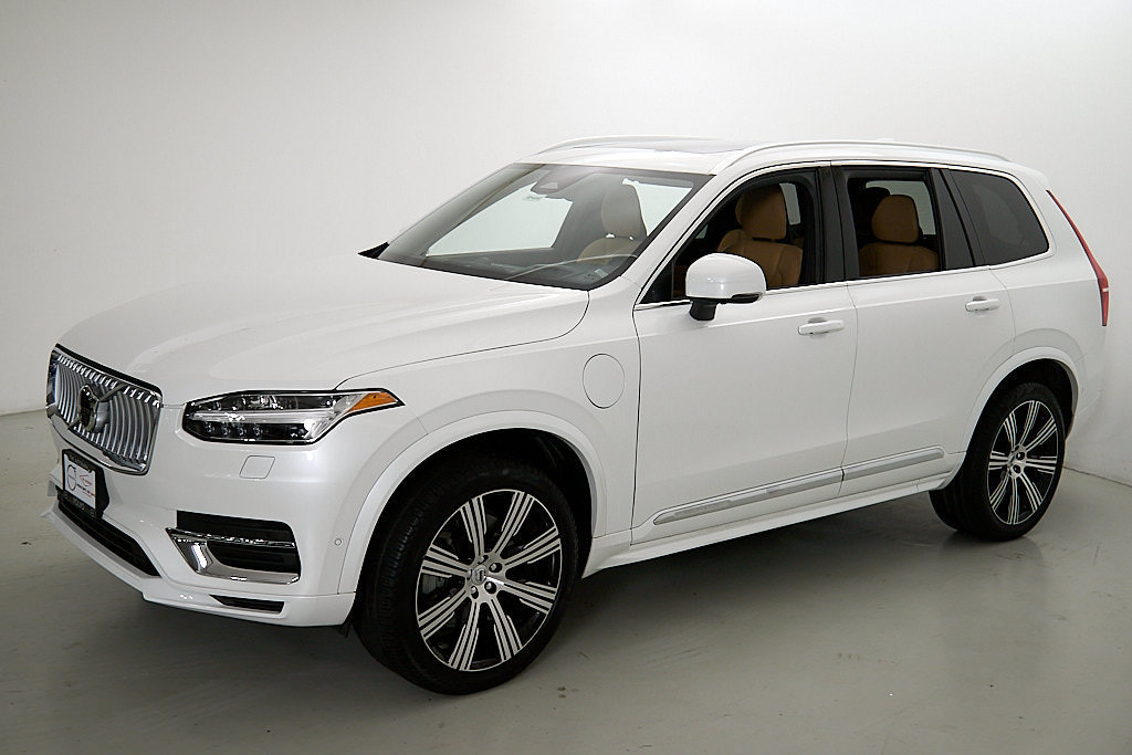 Certified 2024 Volvo XC90 T8 Ultimate w/ Protection Package Premier AWD/4WD image 6