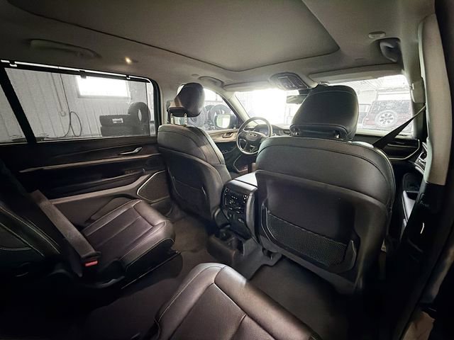 Used 2024 Jeep Grand Cherokee L Limited w/ Luxury Tech Group II image 11