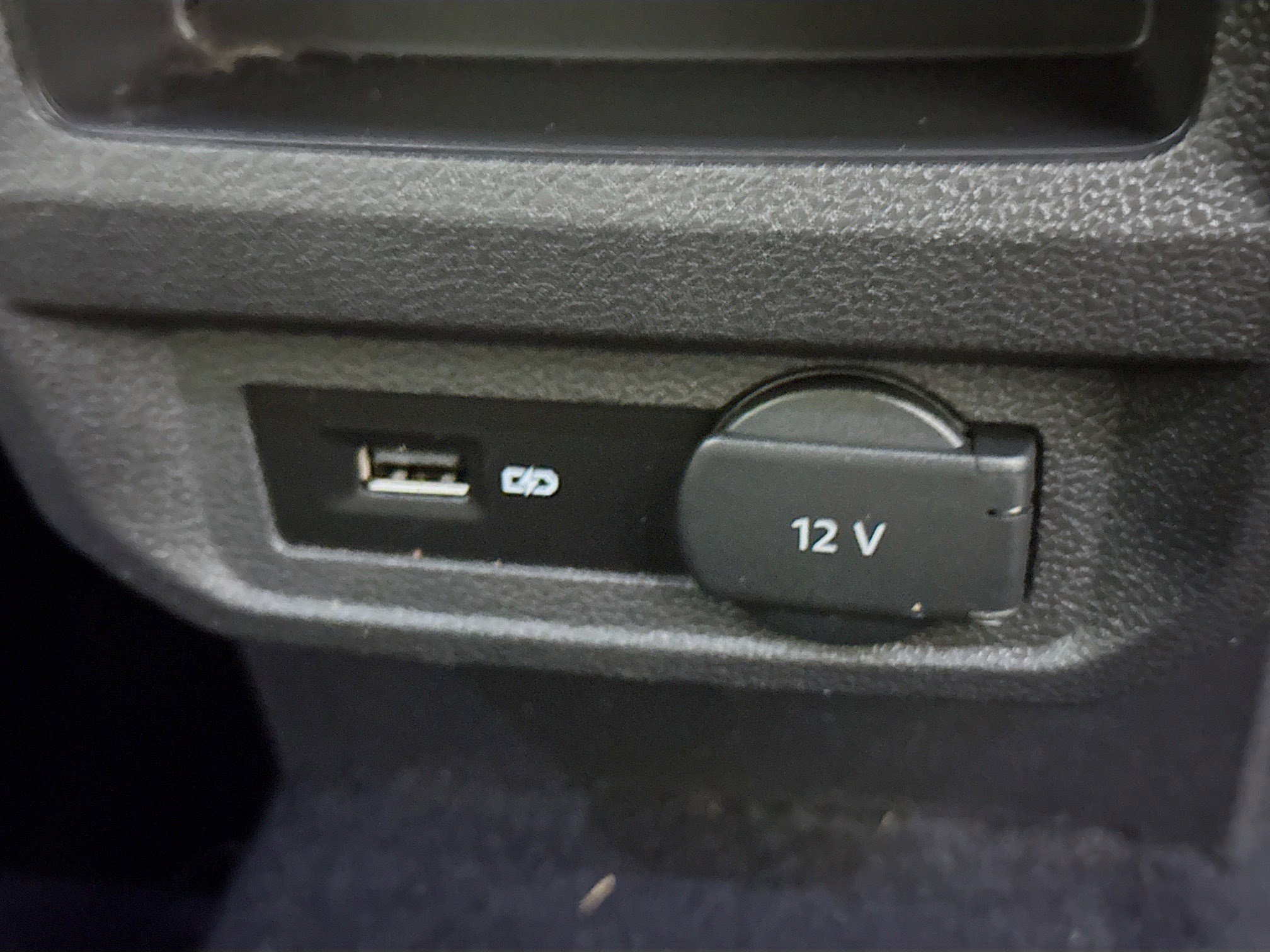 Used 2018 Volkswagen Tiguan SEL AWD/4WD image 41