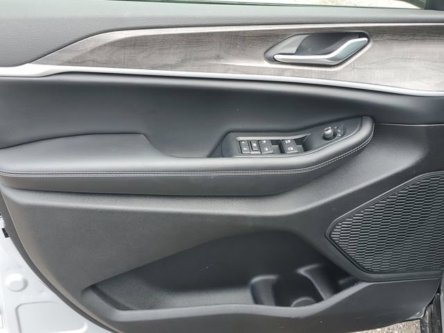New 2026 Jeep Grand Cherokee Altitude AWD/4WD image 17