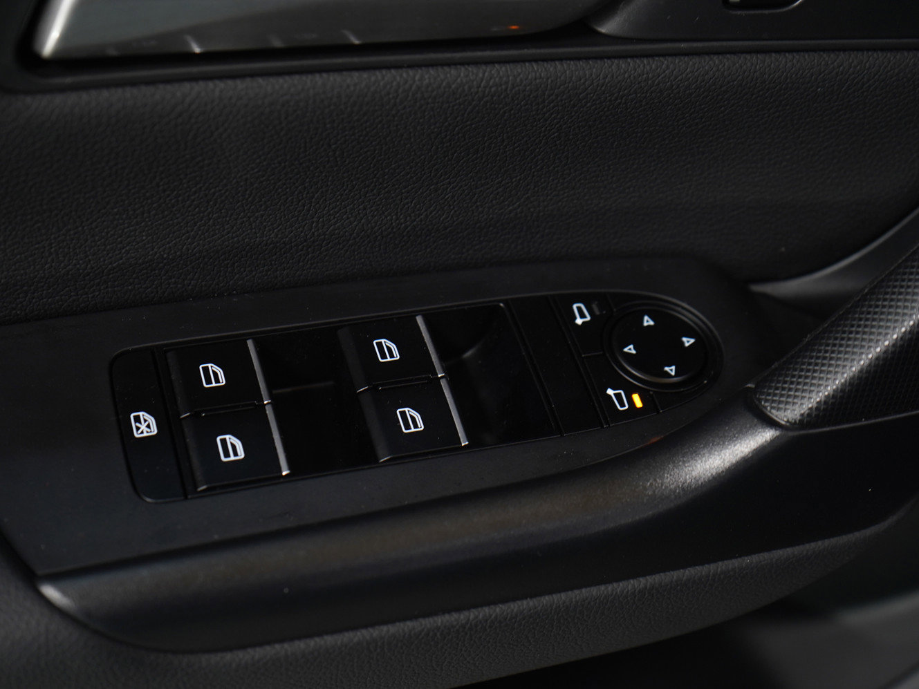 Certified 2025 MAZDA CX-50 AWD 2.5 Hybrid w/ Premium Pkg image 23