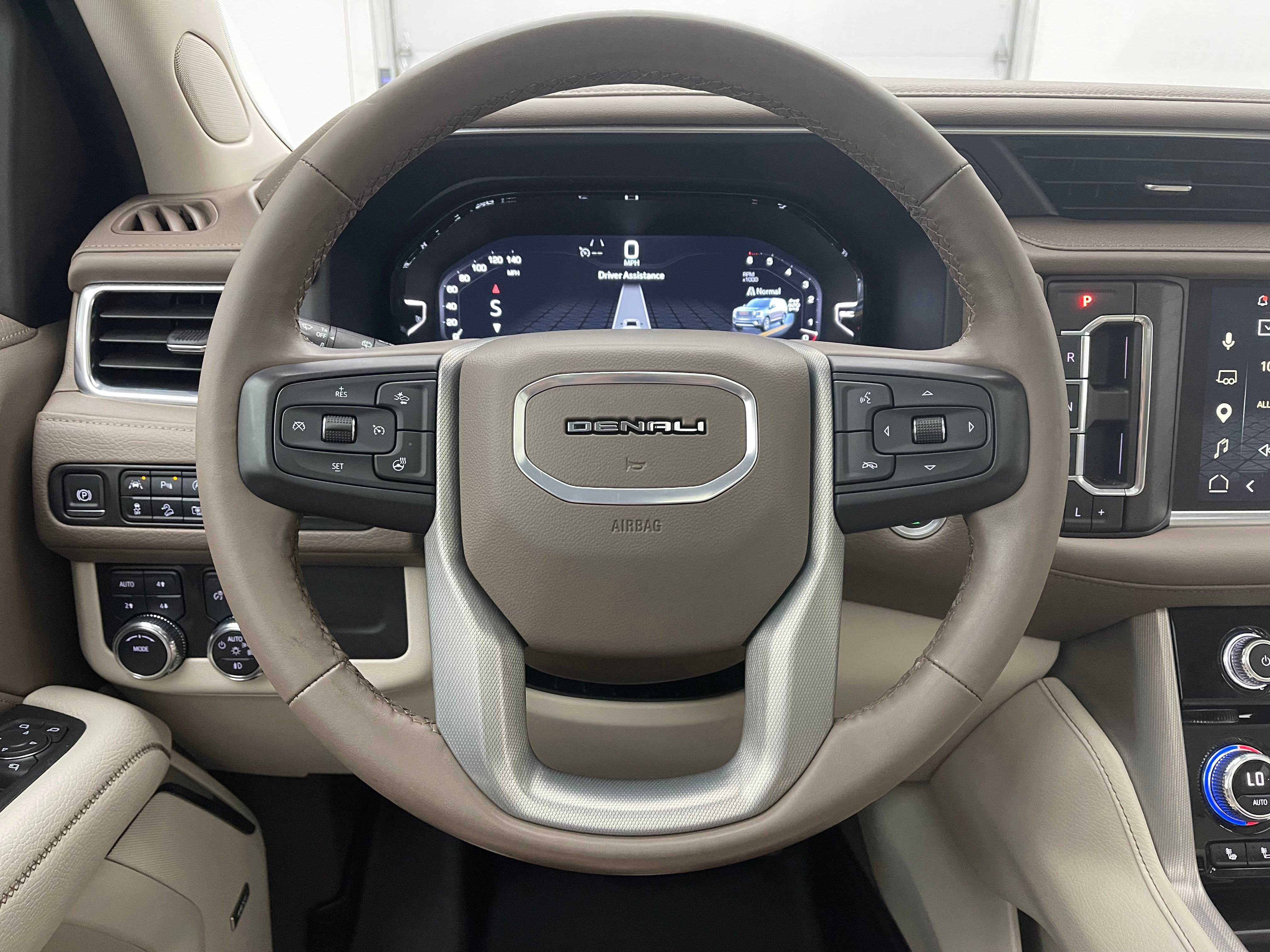 Used 2024 GMC Yukon Denali AWD/4WD image 22