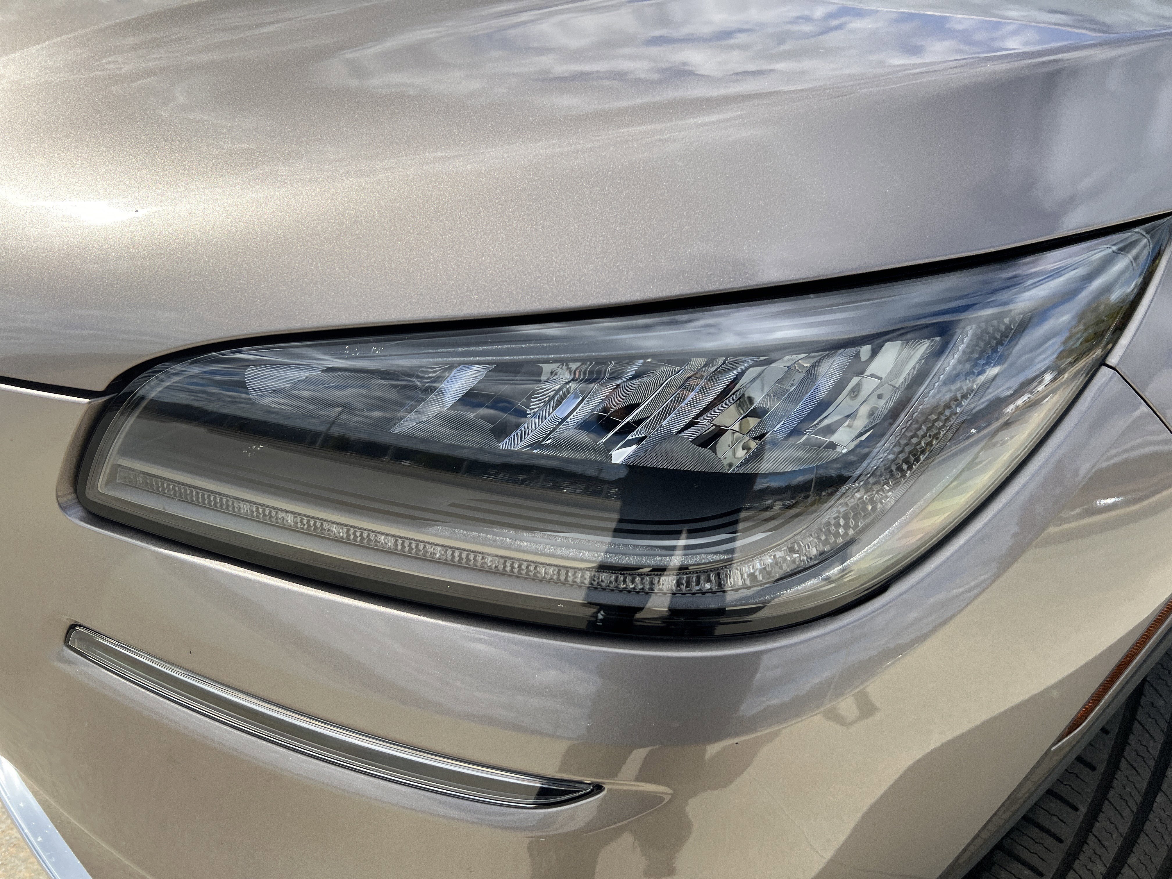 Used 2021 Lincoln Corsair FWD w/ Equipment Group 101A image 6