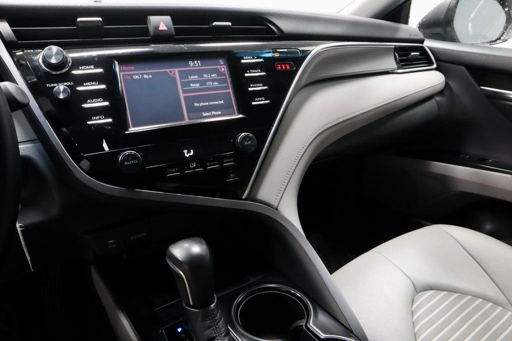 Used 2018 Toyota Camry SE image 31