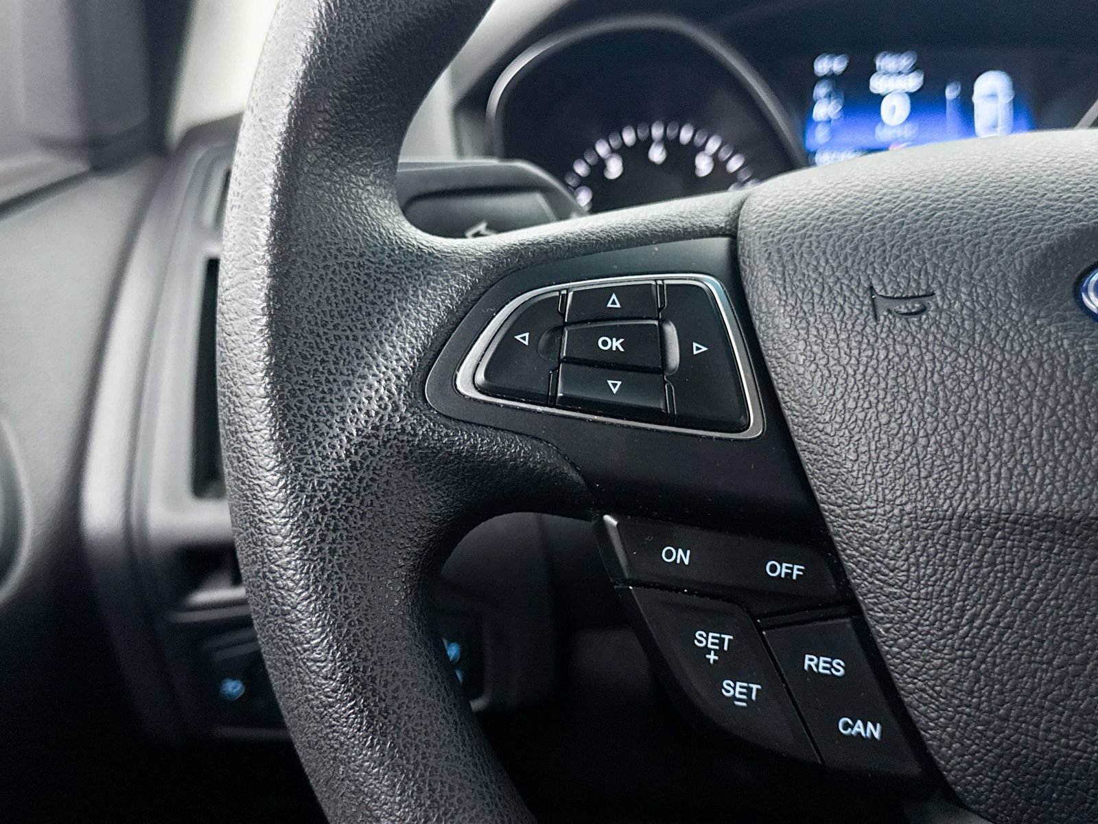 Used 2018 Ford Focus SE FWD image 25