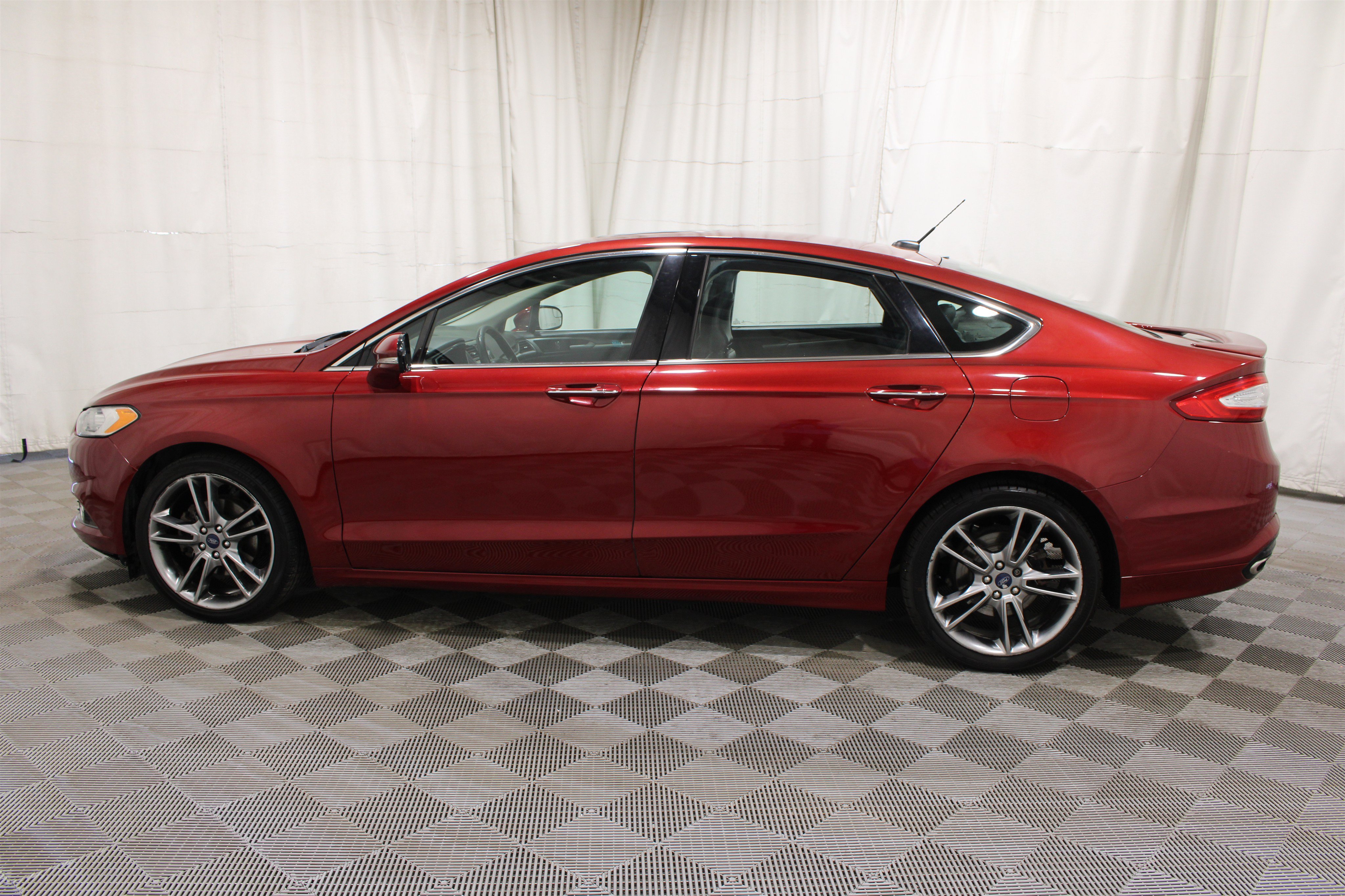 Used 2016 Ford Fusion Titanium FWD image 35
