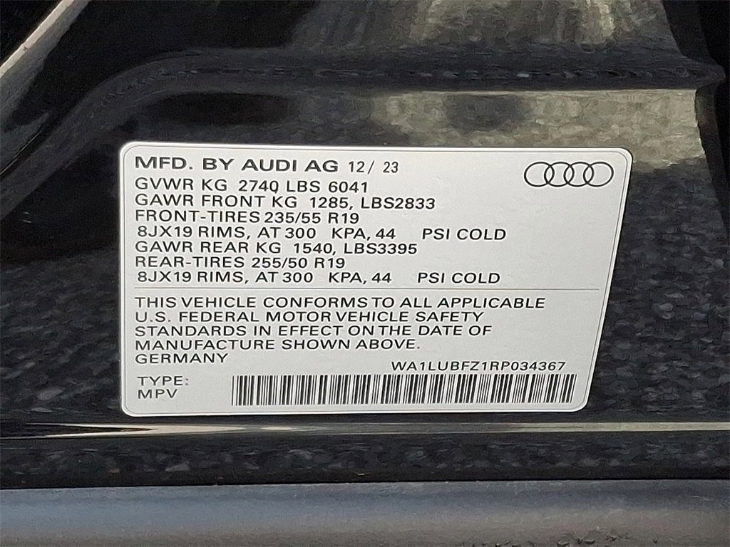 Used 2024 Audi Q4 e-tron Premium Plus image 26