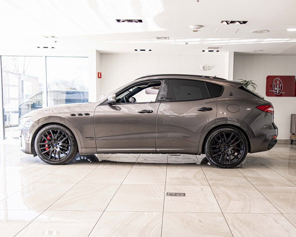 Used 2019 Maserati Levante S GranSport image 6