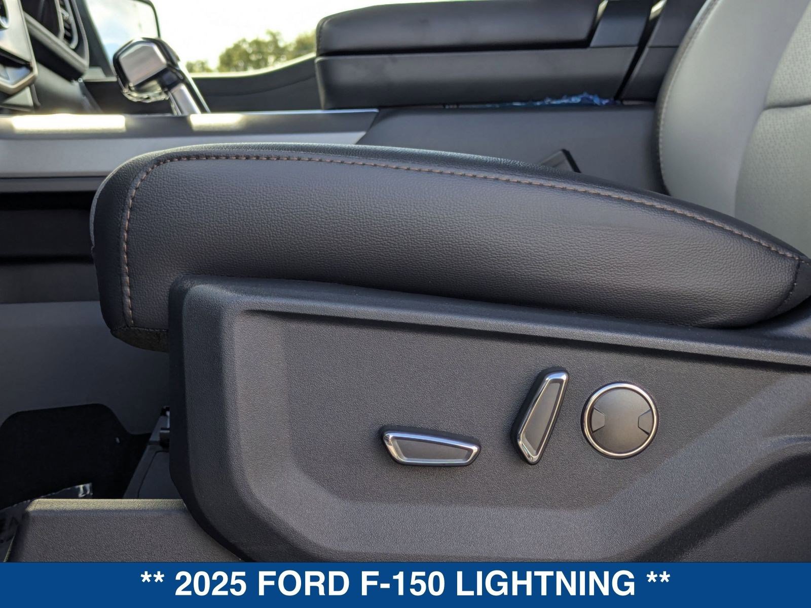 New 2025 Ford F150 Lightning Lariat AWD/4WD image 40