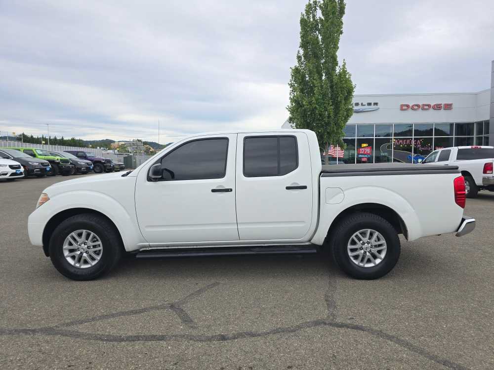 Used 2016 Nissan Frontier SV RWD image 2