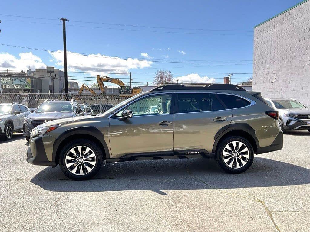 Used 2023 Subaru Outback Limited XT image 5