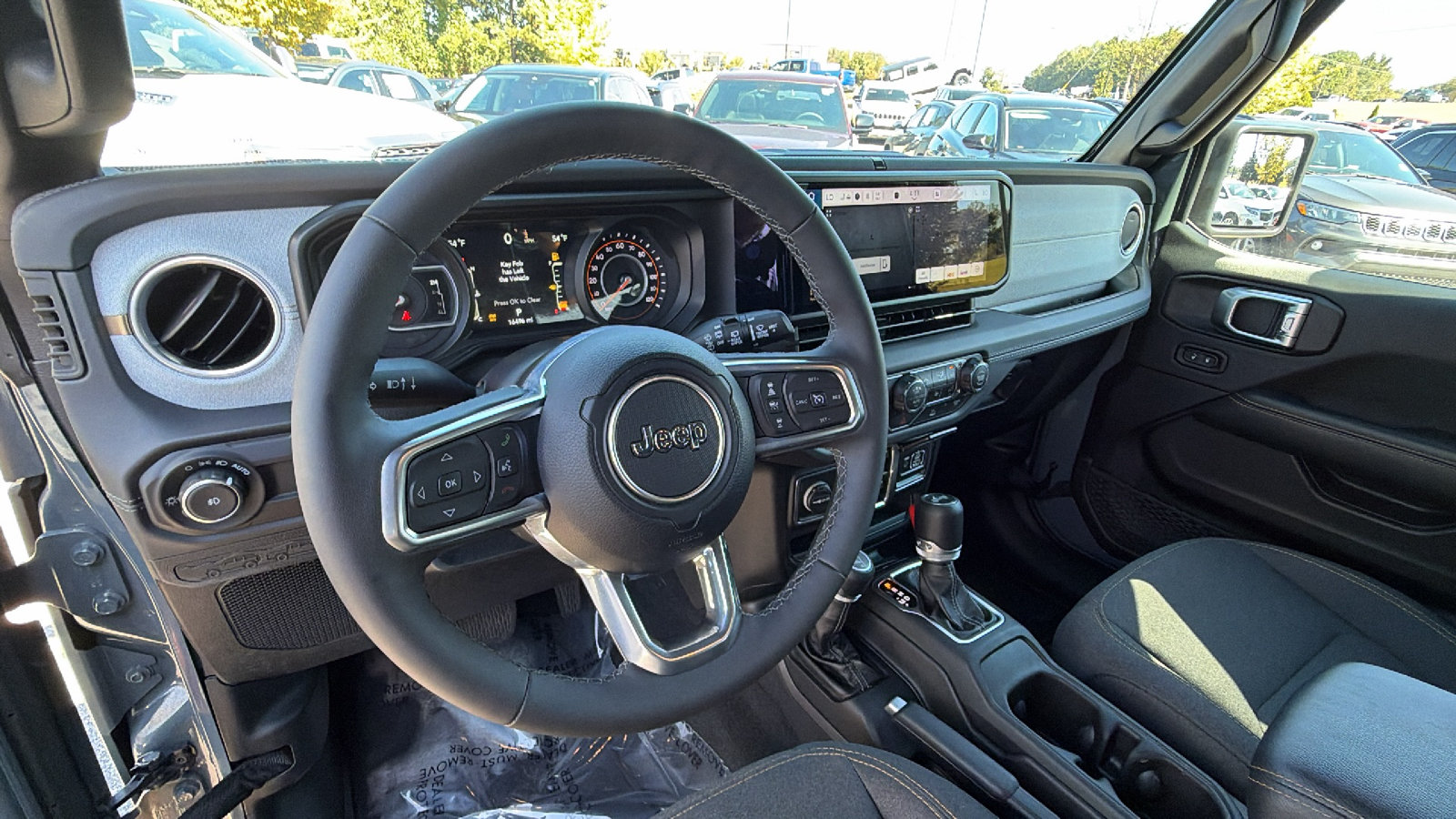 Used 2026 Jeep Wrangler Unlimited Sahara AWD/4WD image 24