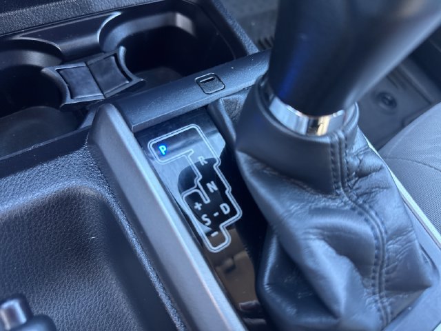Used 2022 Toyota Tacoma SR5 AWD/4WD image 23