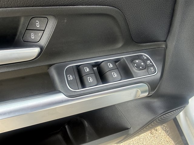 Used 2022 Mercedes-Benz GLB 250 4MATIC image 9