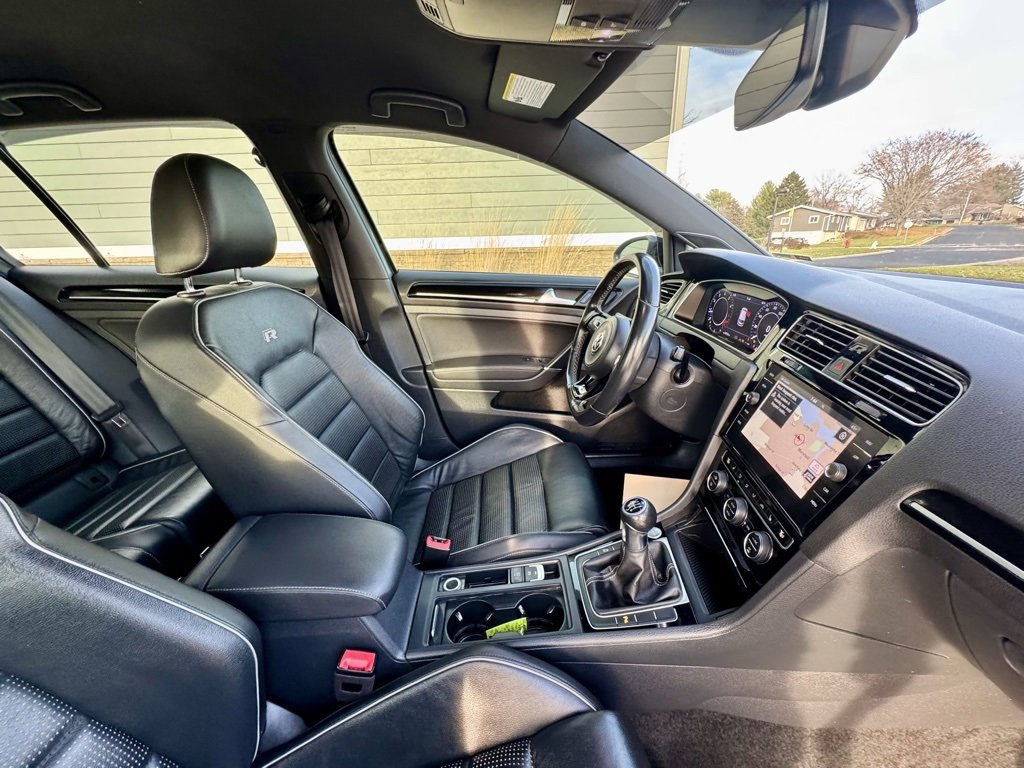 Used 2019 Volkswagen Golf R 4-Door image 24
