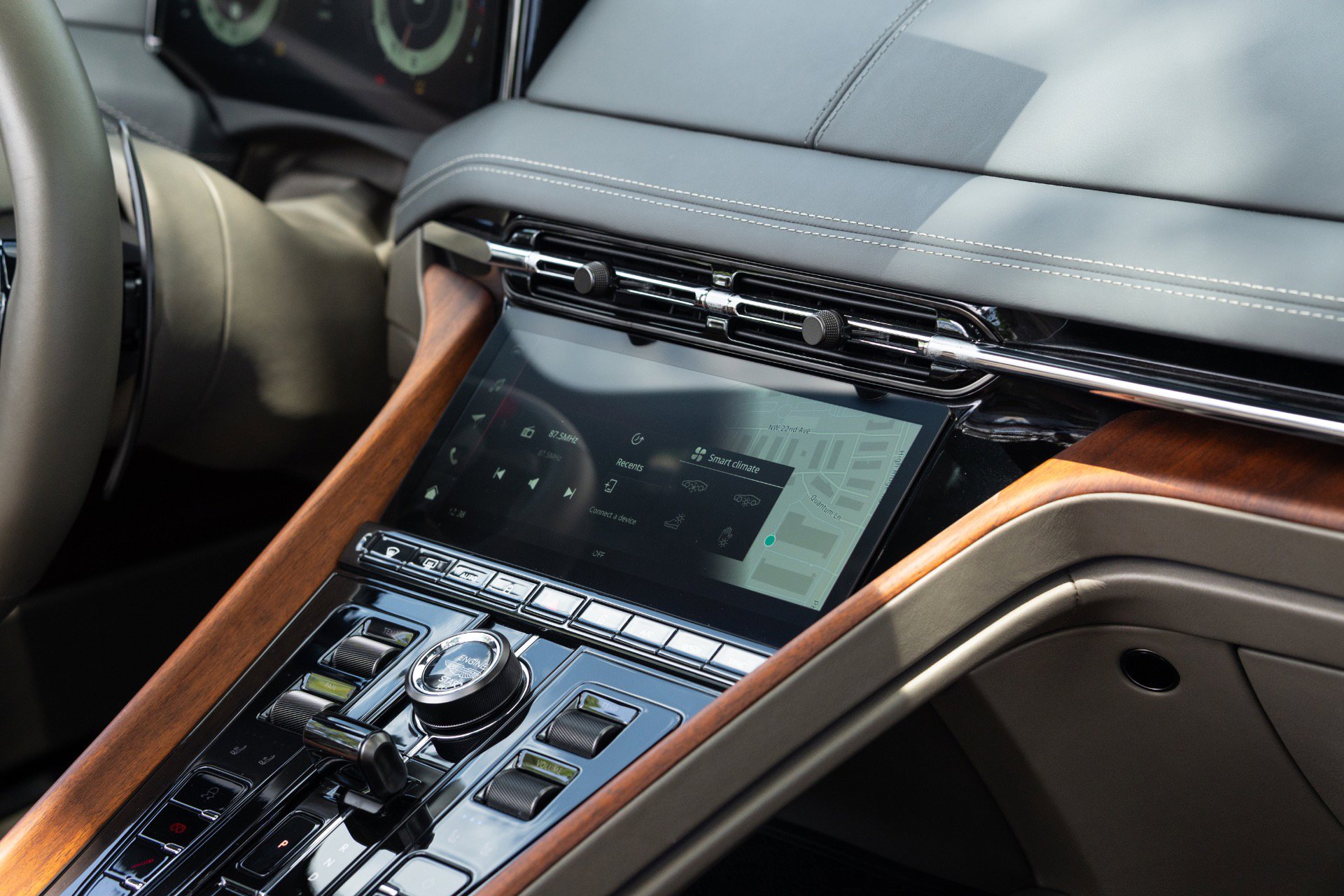 Used 2024 Aston Martin DB12 Convertible RWD image 62