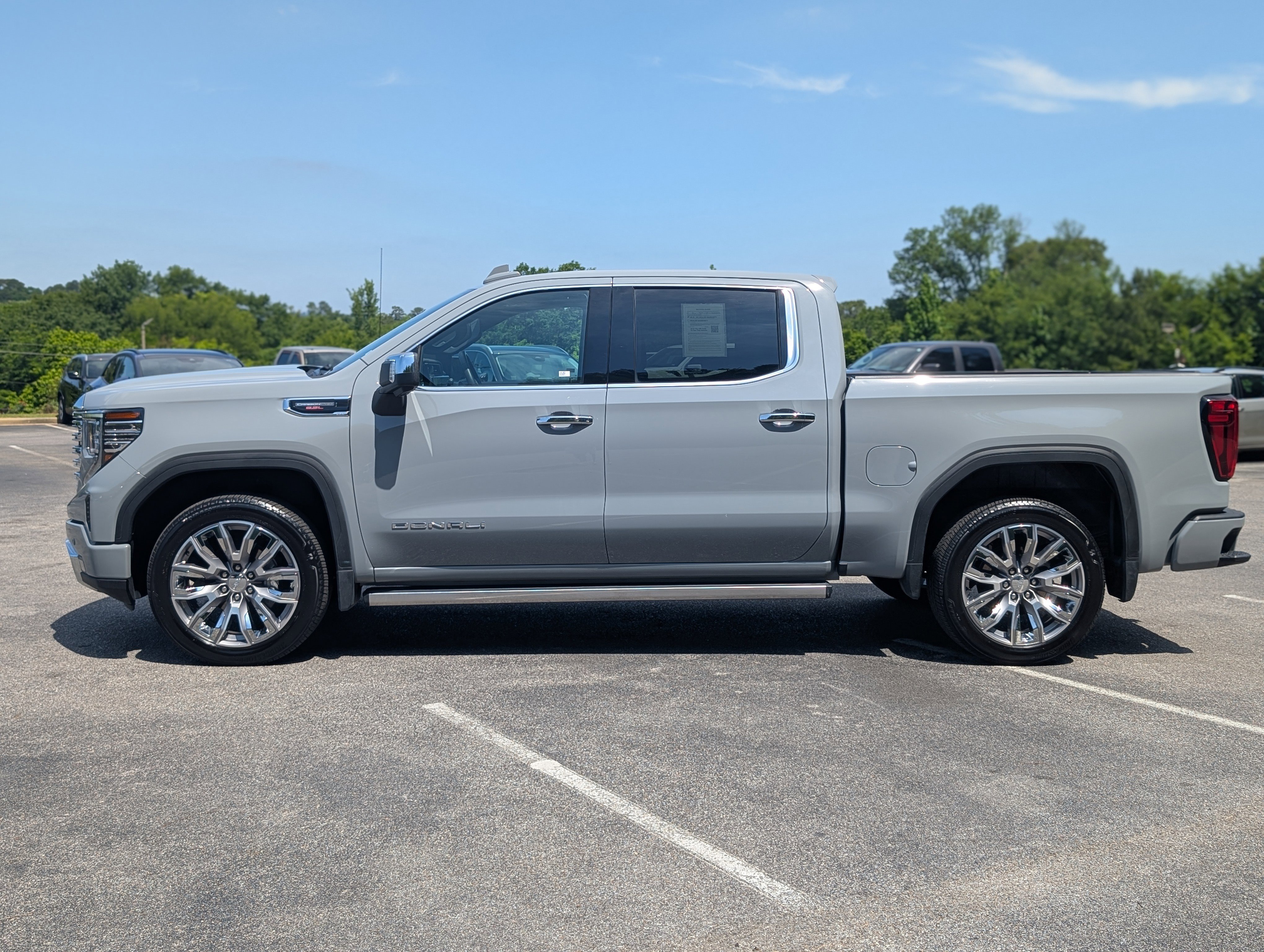 Used 2025 GMC Sierra 1500 Denali AWD/4WD image 6