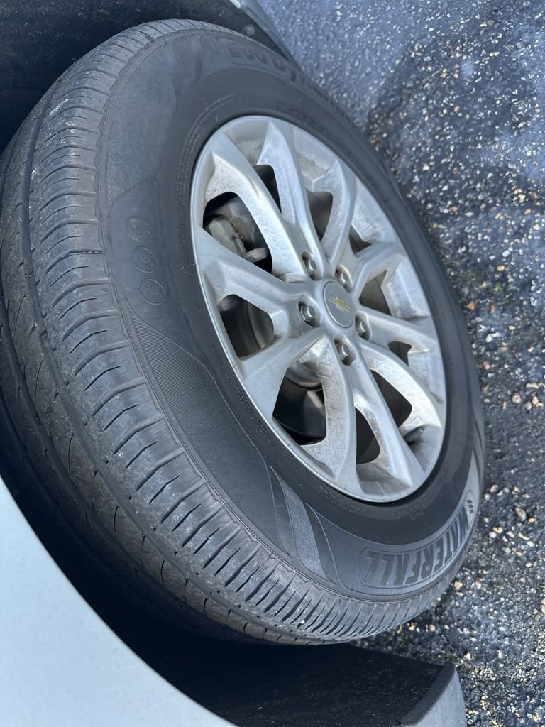 Used 2020 Chevrolet Equinox LS image 9