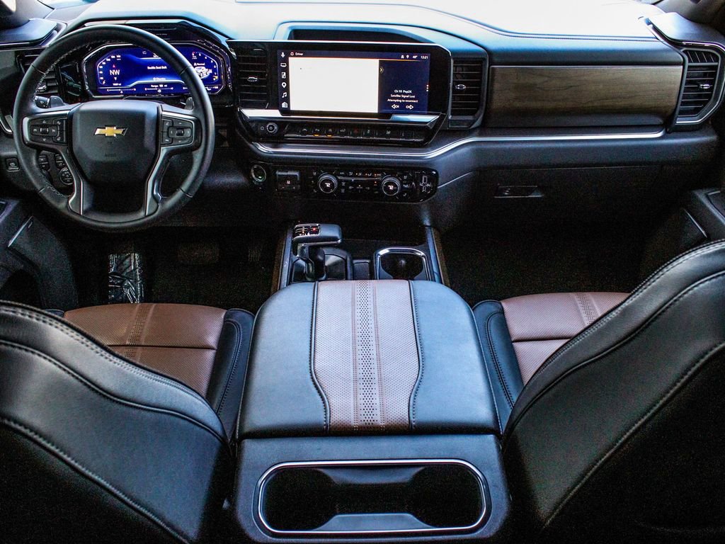 Used 2025 Chevrolet Silverado 1500 High Country image 36