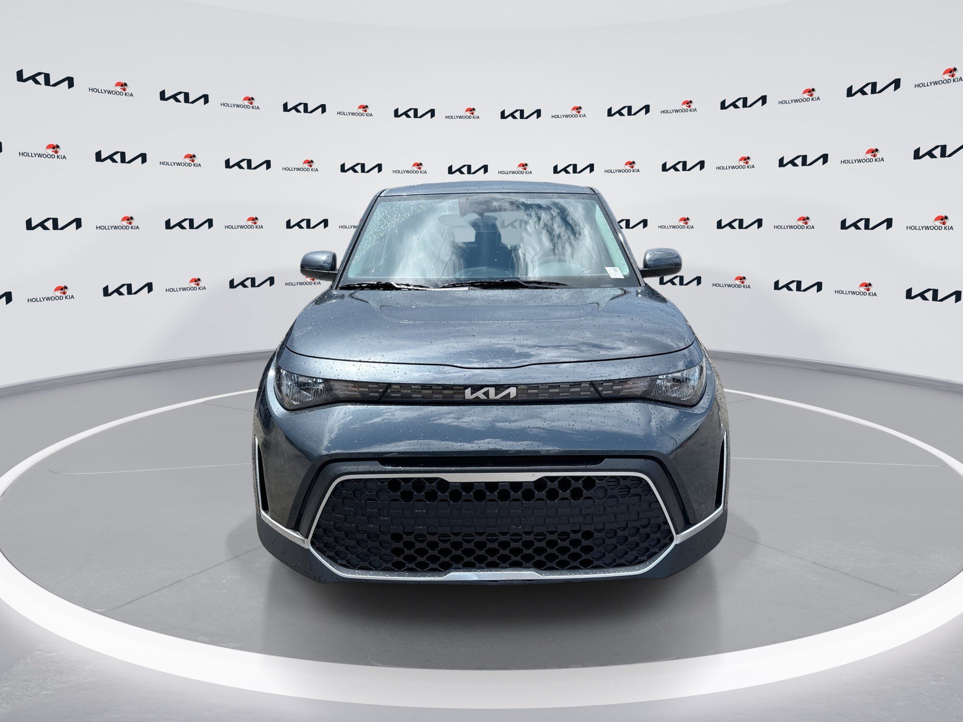 Used 2025 Kia Soul LX FWD image 3