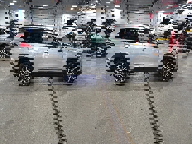 Used 2024 Toyota Corolla Cross XLE w/ Convenience Package image 2