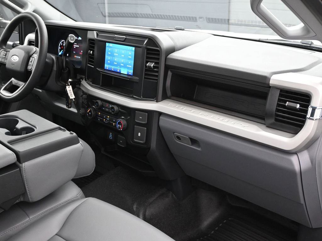 New 2026 Ford F350 XL w/ XL Chrome Package RWD image 22