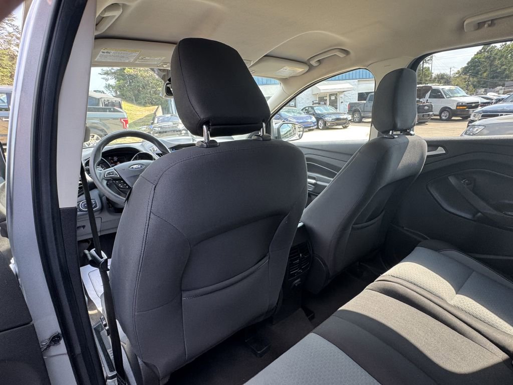 Used 2019 Ford Escape SE image 14