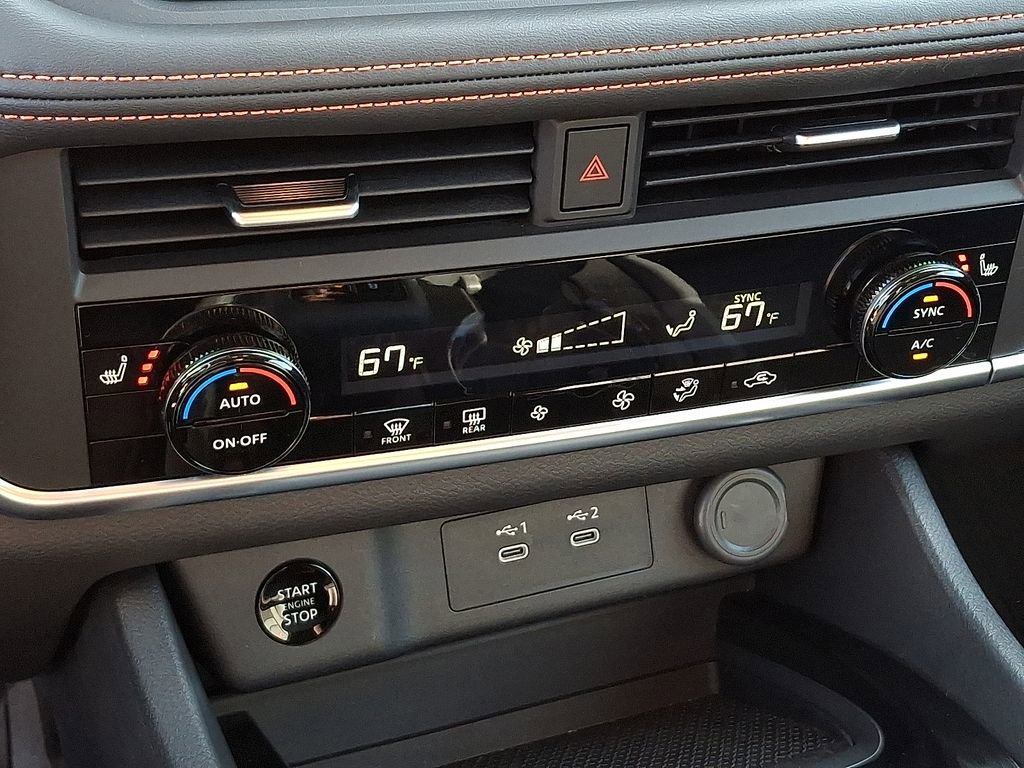 Used 2025 Nissan Rogue SV image 15