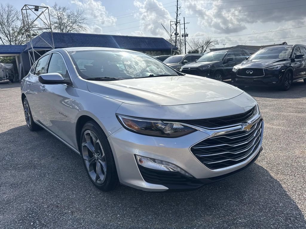 Used 2020 Chevrolet Malibu LT image 1