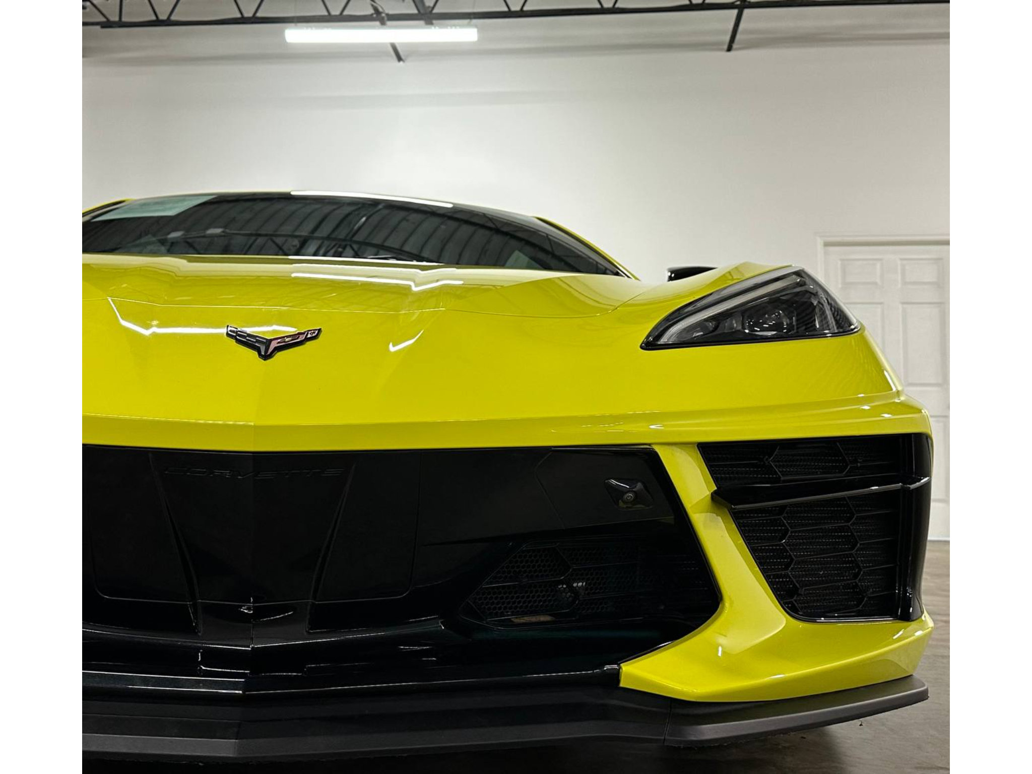 Used 2024 Chevrolet Corvette Stingray Preferred Cpe w/ Z51 Performance Package RWD image 5