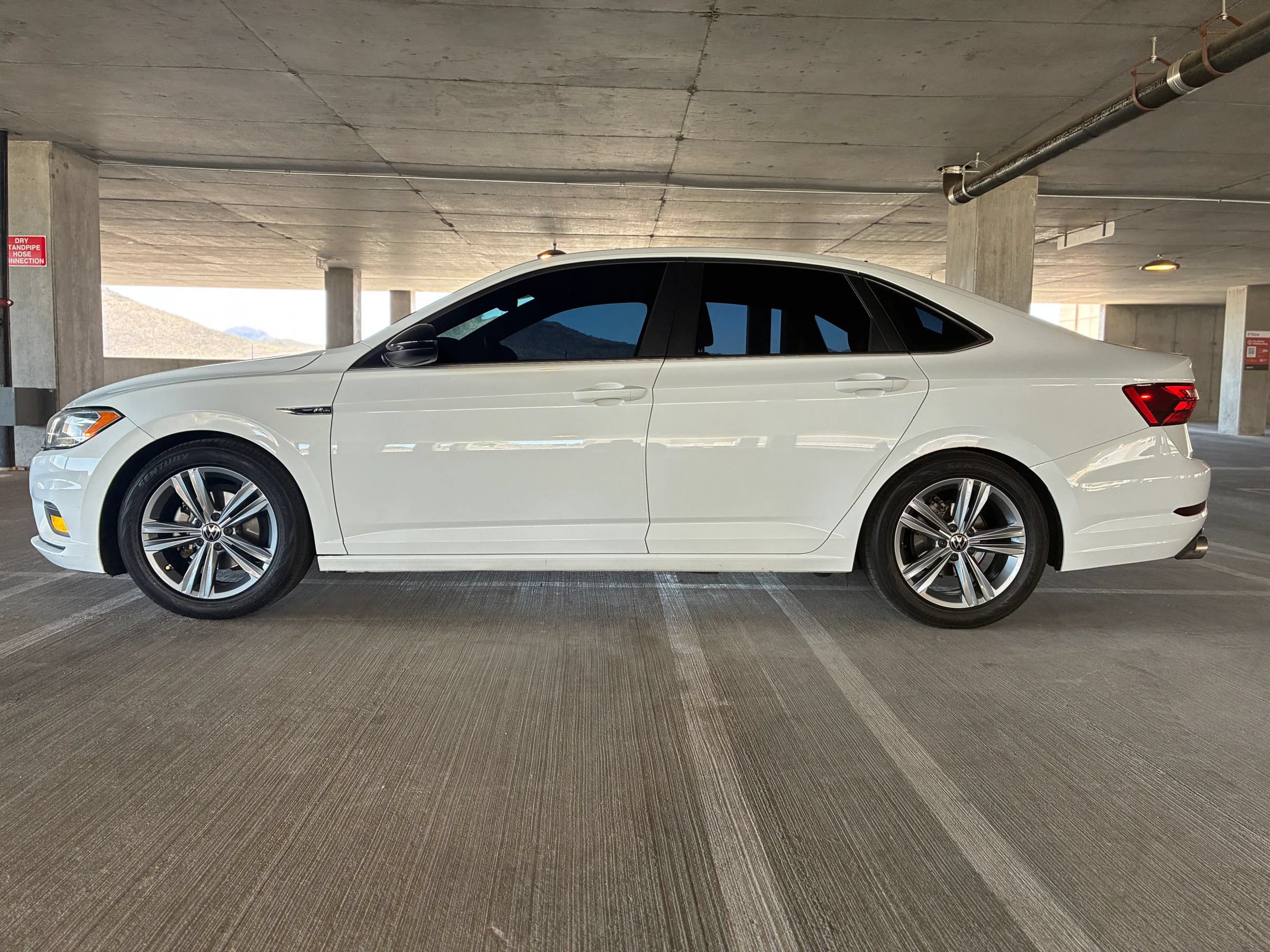 Used 2020 Volkswagen Jetta R-Line w/ R-Line Cold Weather Package FWD image 5