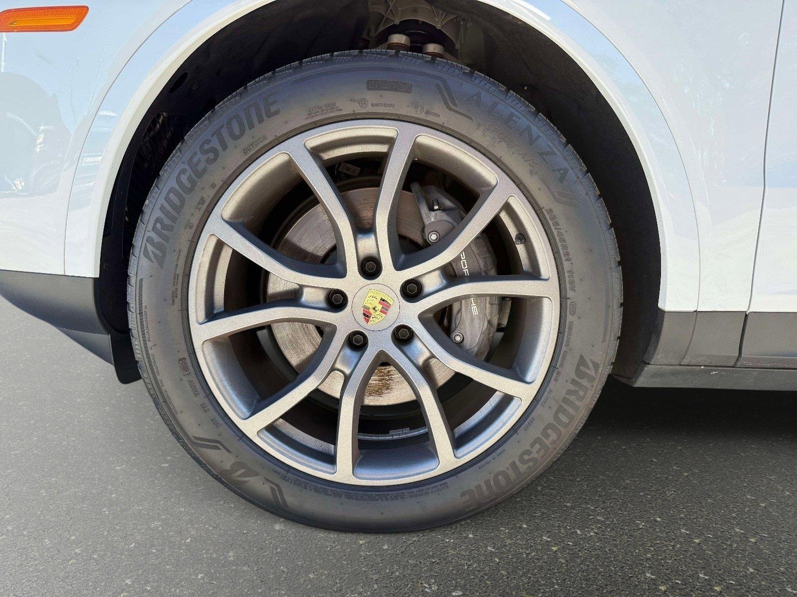 Used 2024 Porsche Cayenne AWD/4WD image 13