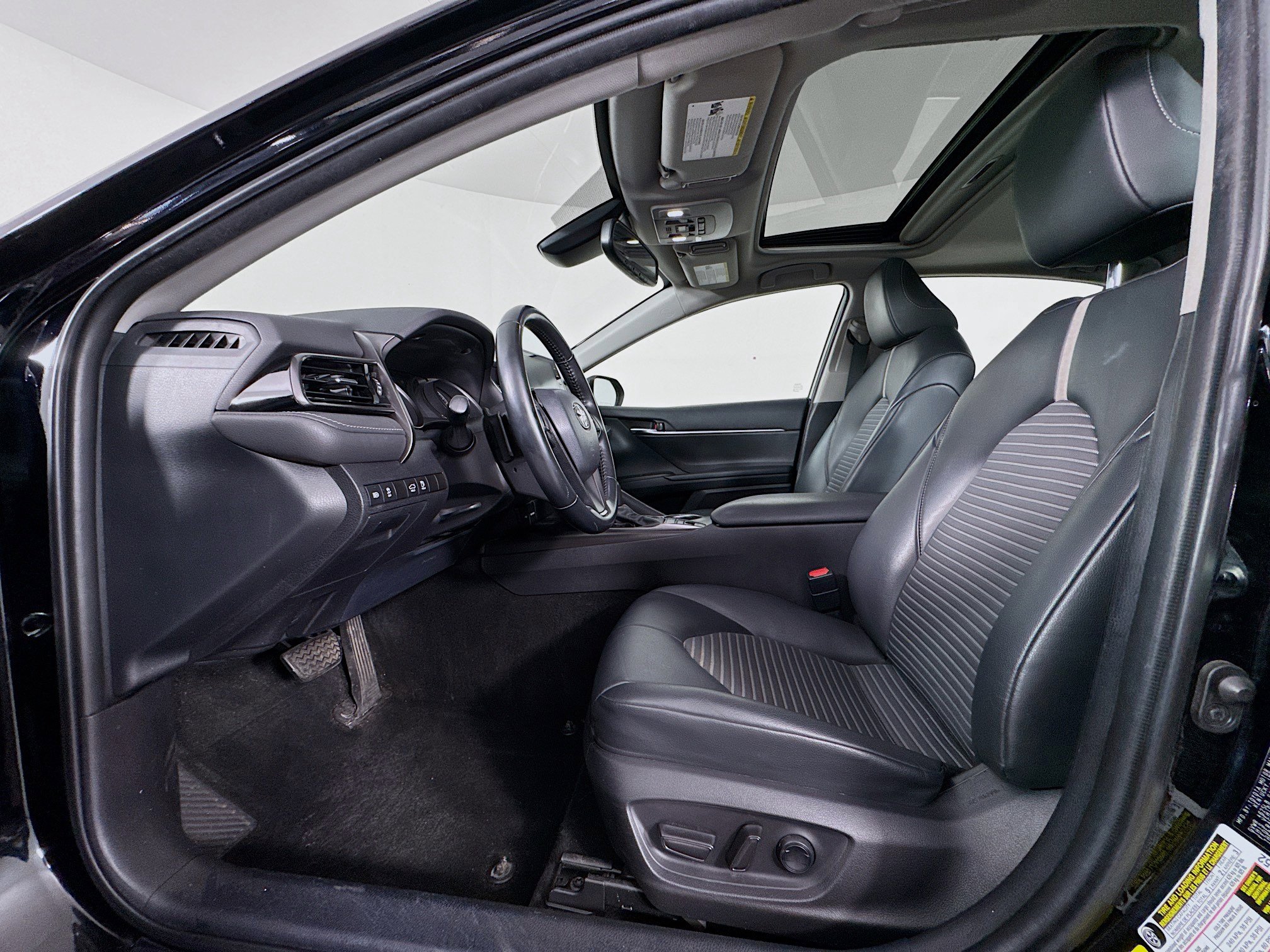 Certified 2021 Toyota Camry SE w/ Audio Upgrade Package FWD image 19