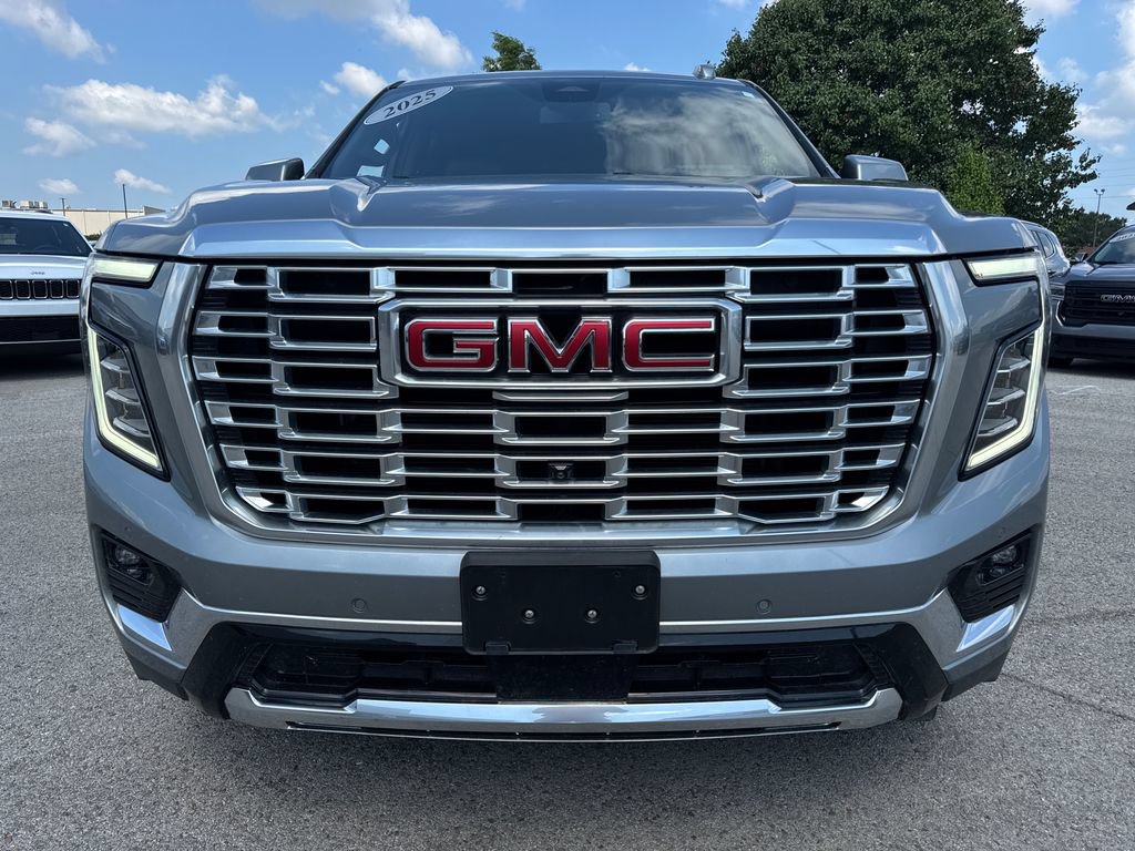 Used 2025 GMC Yukon Denali AWD/4WD image 13