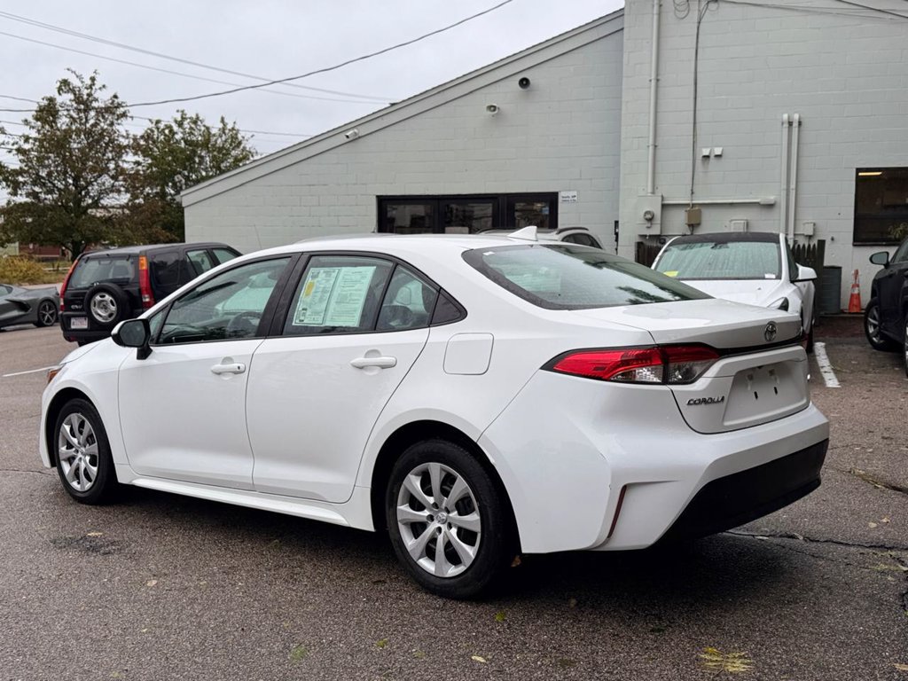 Used 2023 Toyota Corolla LE FWD image 4