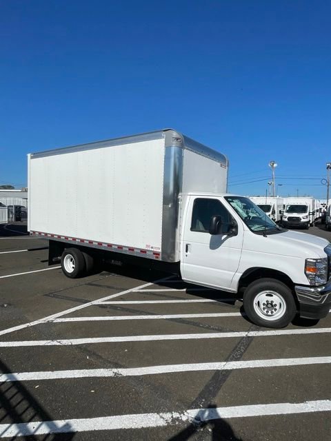 New 2026 Ford E-450 and Econoline 450 Super Duty w/ Driver's Safety Package video 2