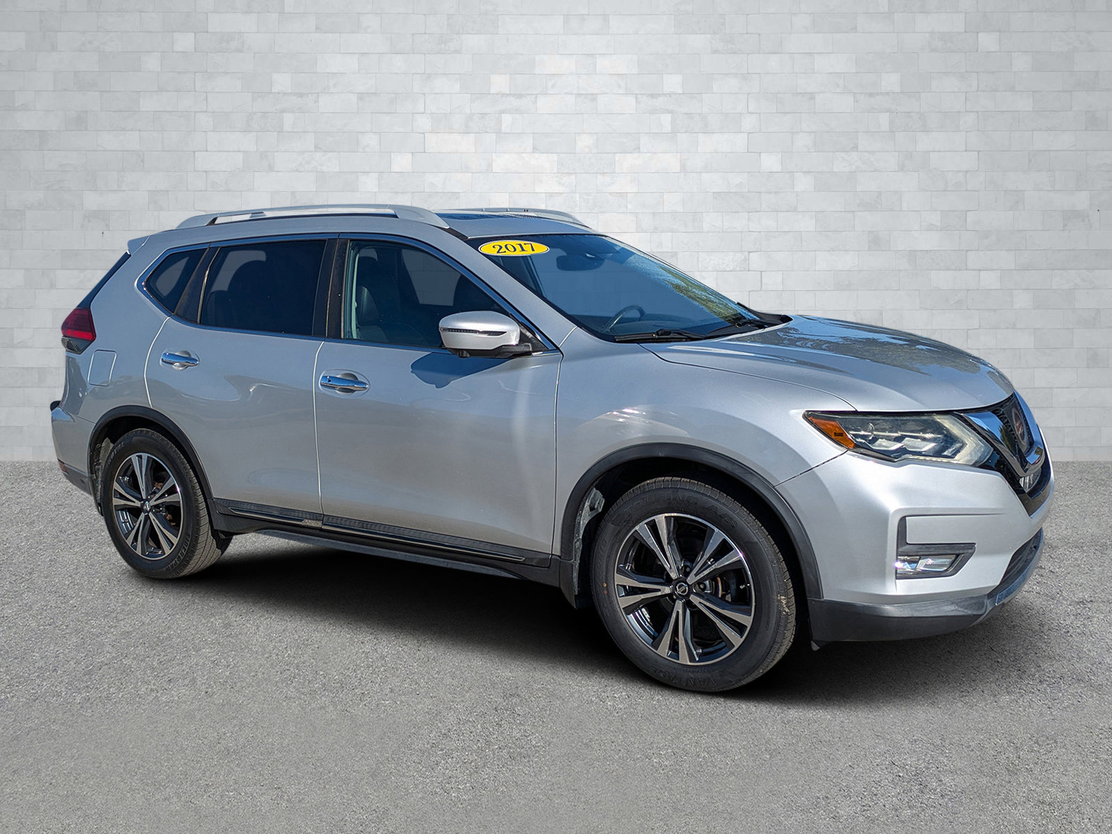 Used 2017 Nissan Rogue SL w/ SL Premium Package