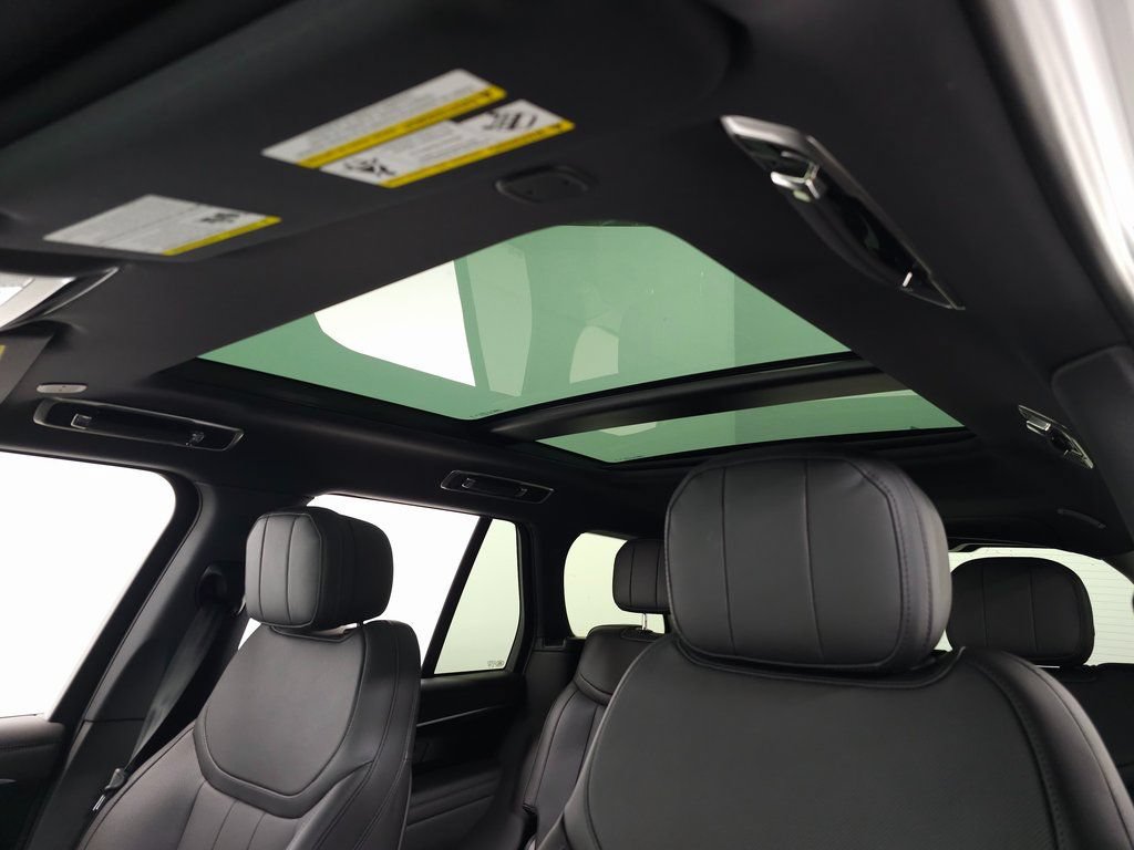 Certified 2025 Land Rover Range Rover SE AWD/4WD image 19