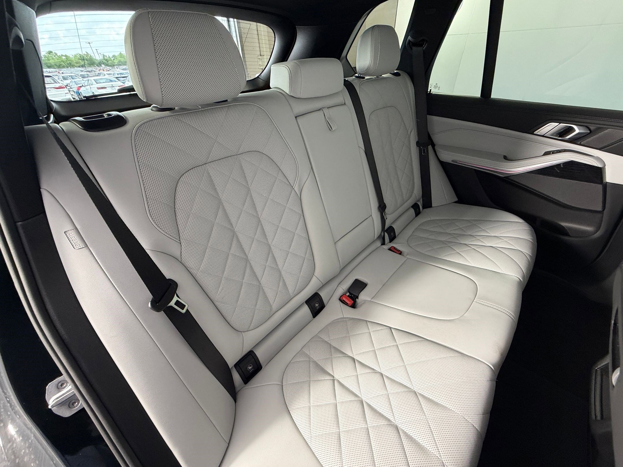 Used 2024 BMW X5 sDrive40i w/ M Sport Package RWD image 33