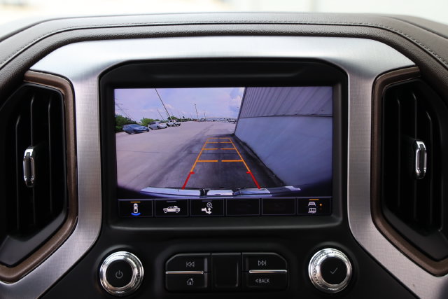 Used 2020 GMC Sierra 1500 SLT RWD image 21