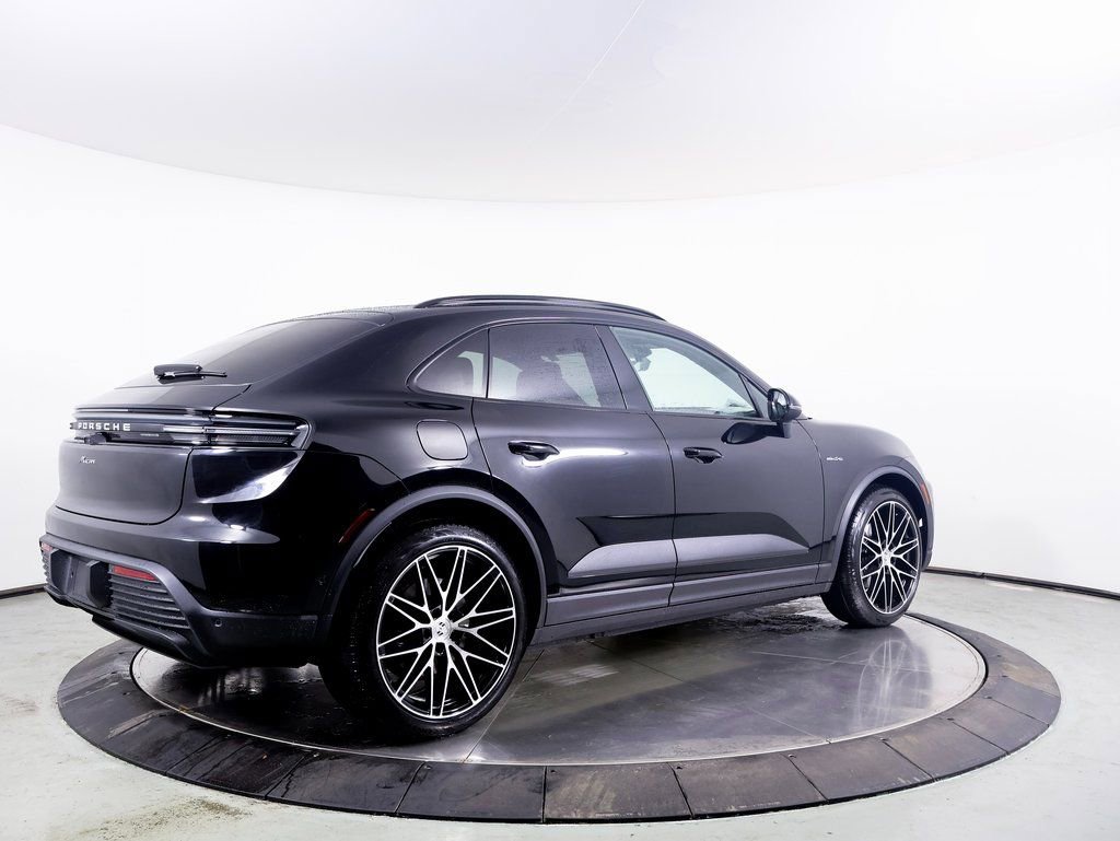 New 2025 Porsche Macan Electric image 30