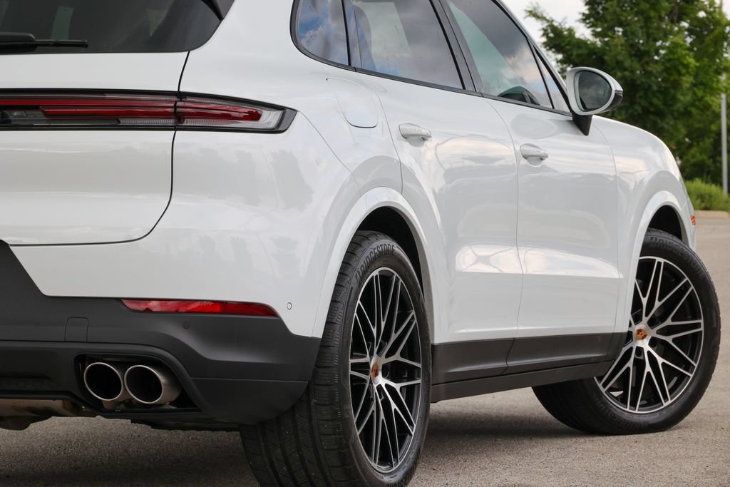 Certified 2025 Porsche Cayenne S AWD/4WD image 31