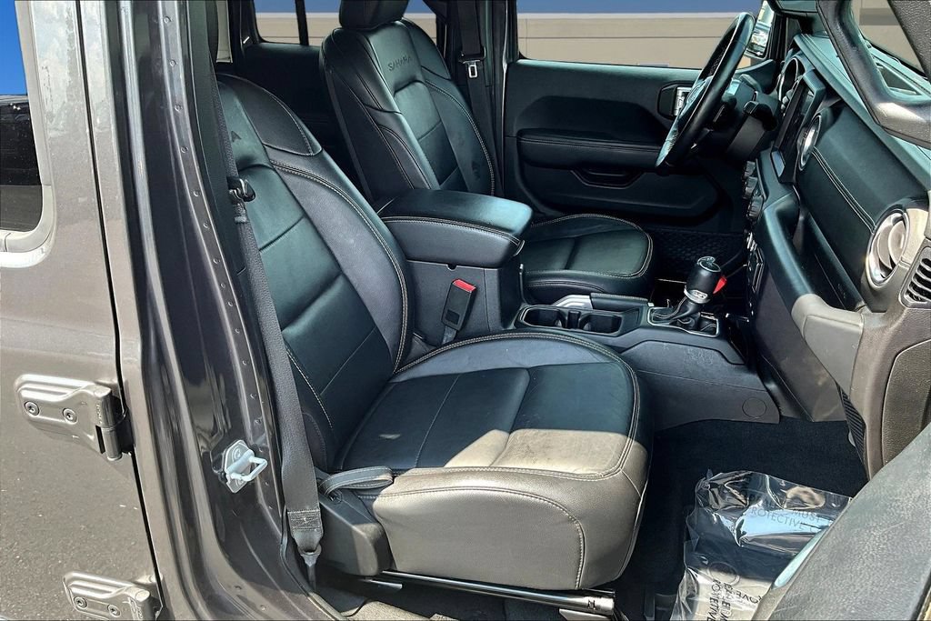 Used 2018 Jeep Wrangler Unlimited Sahara AWD/4WD image 31