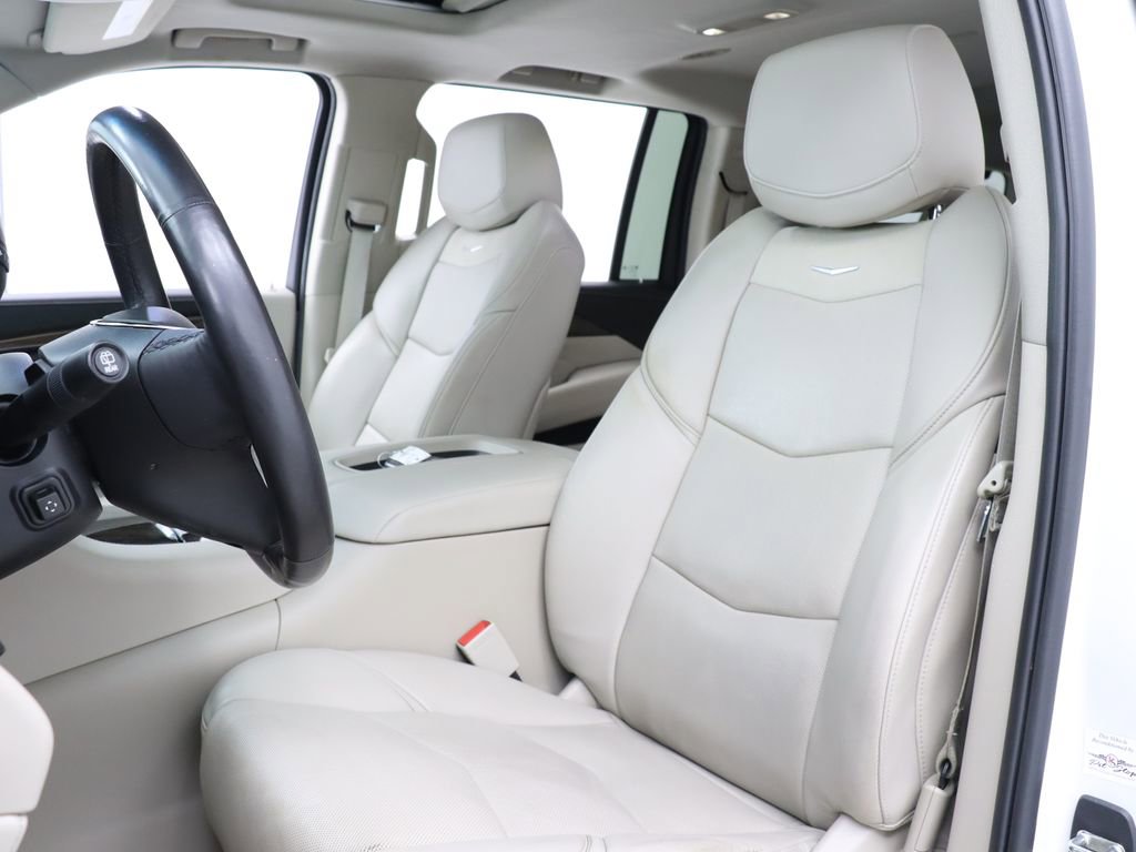 Used 2020 Cadillac Escalade ESV Luxury image 13
