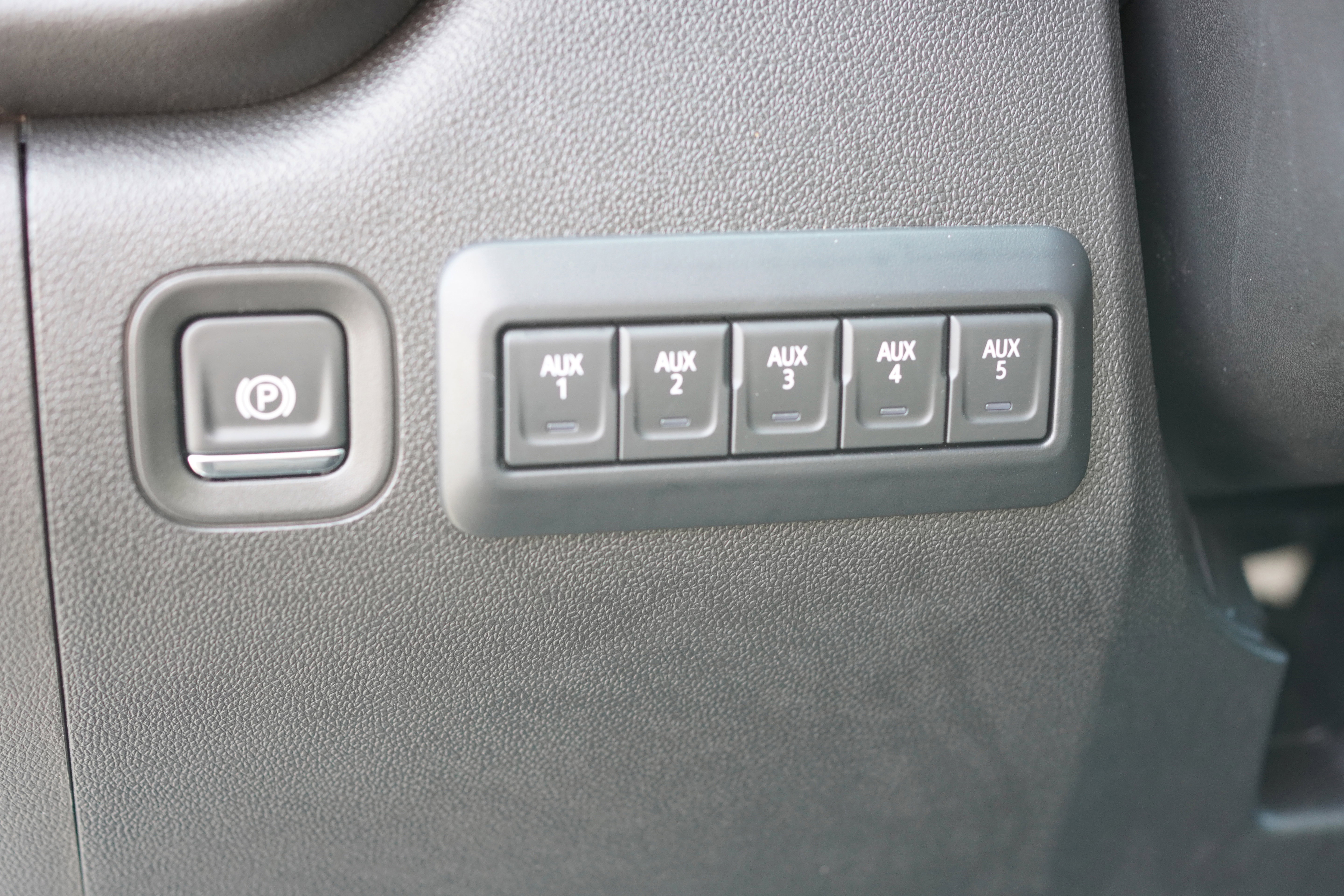 New 2025 GMC Sierra 3500 Pro w/ Convenience Package image 18