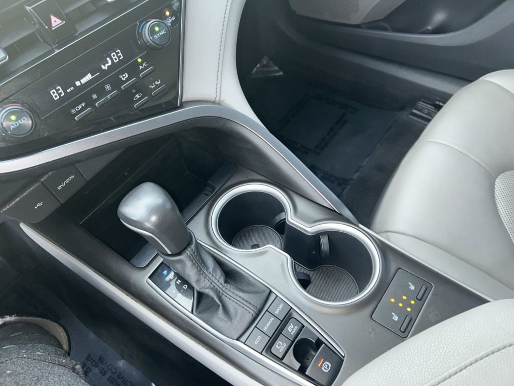 Used 2021 Toyota Camry XLE image 13