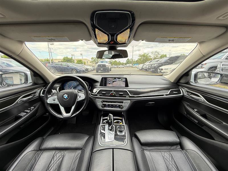 Used 2018 BMW 750Li xDrive AWD/4WD image 27
