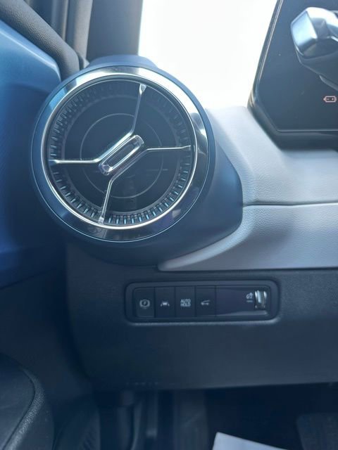 Used 2025 Chevrolet Equinox EV LT FWD image 50
